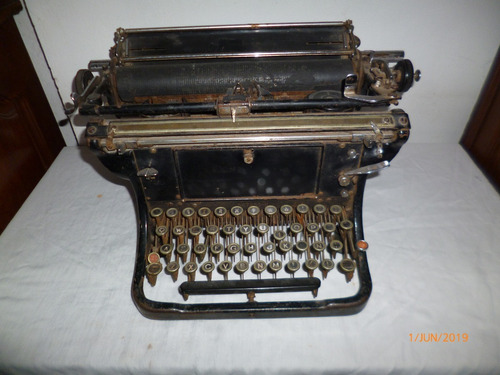 Maquina De Escribir Antigua Marca Continental