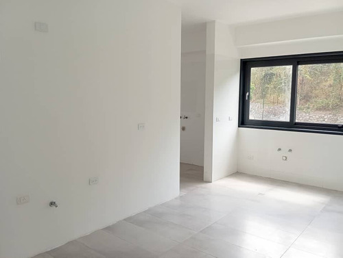 Lujoso Y Confortable Apartamento En Venta En Macaracuay, Con Financiamiento