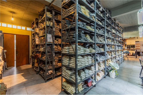 Venta De Local Industrial Y Tres Viviendas!!!