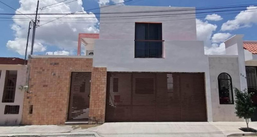 Casa En Venta Con 3 Departamentos En Francisco De Montejo, Mérida Yucatán