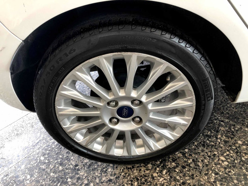 Ford Fiesta Kinectic Se 1.6n L/n Mt Excelente, Anticipo $