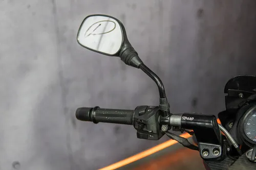 Bajaj Pulsar Ss 220 2016