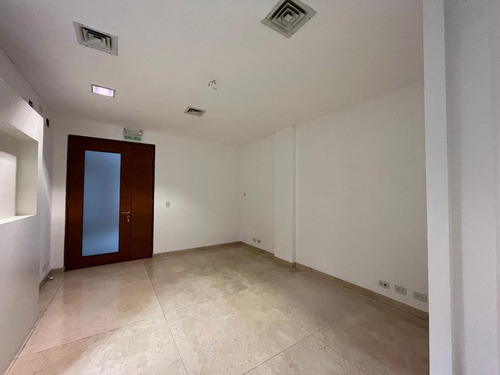Imagen 11 de 22 de Oficina En Alquiler Y Venta En Office Iv, Con Cocheras, Y Despachos. Muy Amplia Y Luminosa.