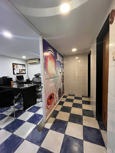 Imagen 4 de 17 de Venta. Local Comercial. San Cristóbal