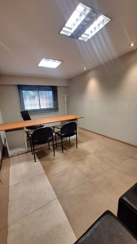 Alquiler De Espectacular Oficina En San Martin Centro. 140 M2