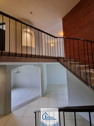 Hermosa Casa En Venta, Ubicada En Excelente Sector