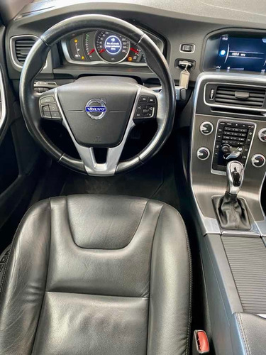 Volvo S60 2015 2.0 T5 Kinetic Drive-e 4p