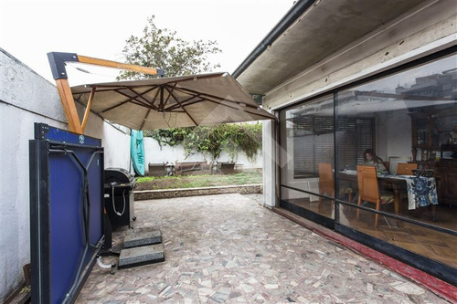 Casa En Venta De 4 Dorm. En Vitacura