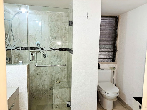 Venta Excelente Apartamento Los Naranjos Con Pozo
