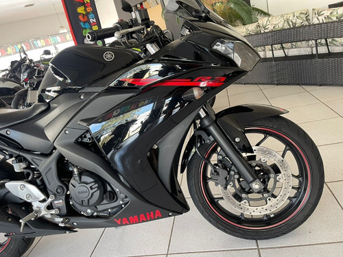 Imagem 3 de 10 de Yamaha R3 2016