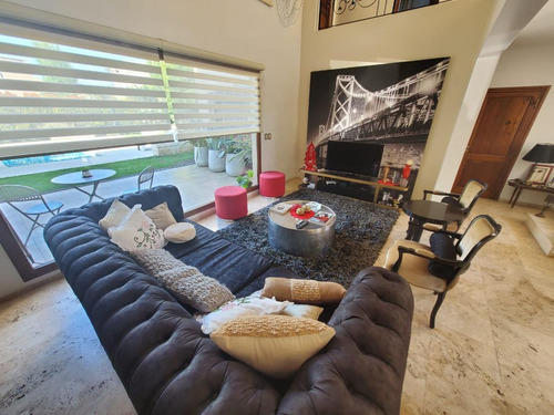 Imagen 5 de 19 de En Venta - Importante Propiedad En Barrio Cerrado Weston - Con Piscina - Ubicación Central