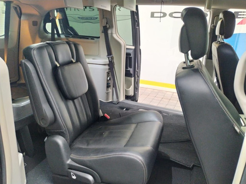 Imagen 13 de 15 de Chrysler Town & Country 2016 3.6 Touring Piel At