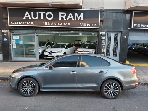 Imagen 3 de 11 de Volkswagen Vento Tsi 2011 Permuto Financio