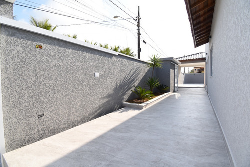 Imagem 8 de 21 de Casa Com Piscina À Venda Em Peruíbe / Sp.