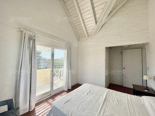 Venta Casa 5 Dormitorios. Montoya, La Barra.