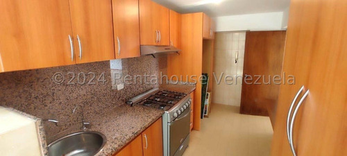 Los Naranjos 24-18483 Excelente Oportunidad! Cómodo Y Funcional Apartamento Ubicado En Calle Cerrada Con Vigilancia