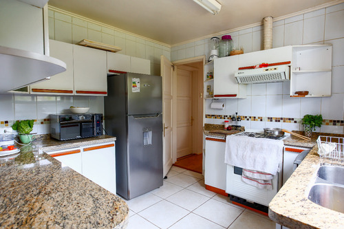 Se Vende Encantadora Casa En Sector Tradicional Con Vista