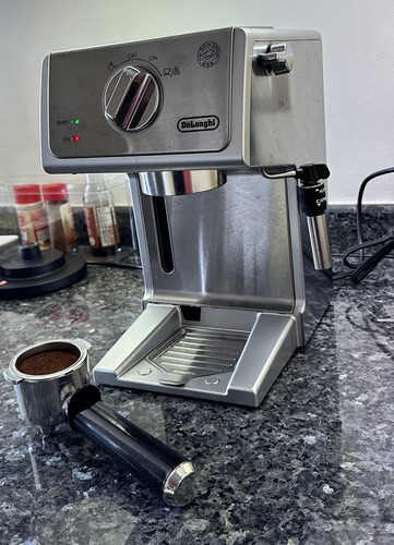 Cafetera Espresso Y Capuccino Delonghi Ecp3420 (15 Bares)