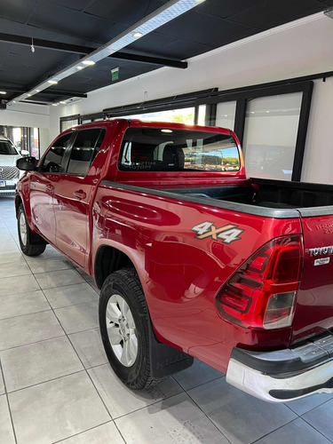 Imagen 11 de 21 de Toyota Hilux 2.8 Cd Srv 177cv 4x4 At
