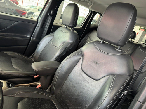 Jeep Renegade 1.8 16V FLEX LONGITUDE 4P AUTOMÁTICO