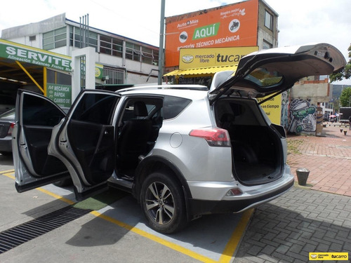 Imagen 13 de 25 de Toyota Rav 4 Wagon