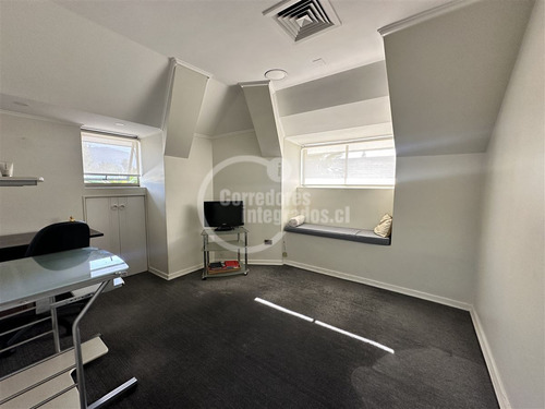 Casa En Venta De 7 Dorm. En Vitacura