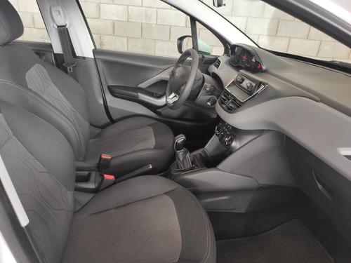 Peugeot 208 1.6 Active
