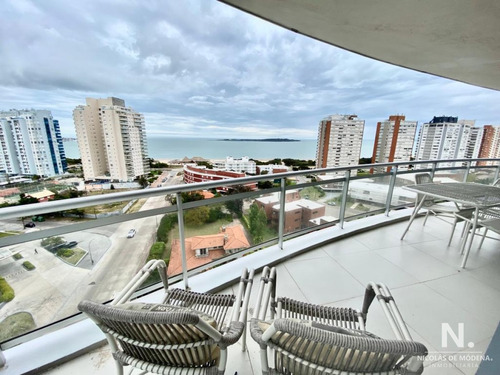 Apartamento En Venta De 3 Dormitorios En Suite, Mansa - Punta Del Este