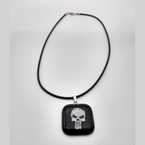 Imagen 3 de 4 de Collar Calavera Dark Vidrio Pintado A Mano