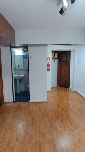 Arriendo Excelente Oficina 50 M2 En Compañía Con Teatinos