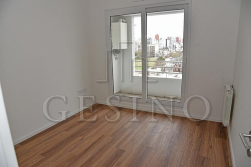 Imagen 2 de 16 de Departamento - La Plata