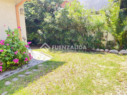 Casa En Venta De 3 Dorm. En Las Condes