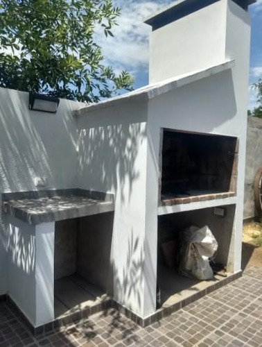 Casa En Venta - 3 Dormitorios 1 Baño 3 Cocheras - 330mts2 - Lincoln