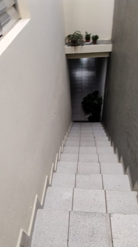 Casa Com 3 Quartos, 2 Banheiros, Salão De Festas Com Churrasqueira, Copa Cozinha, Sala Ampla E Edicula