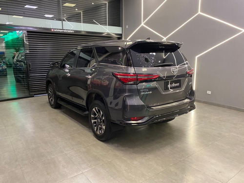 Toyota Hilux SW4 diamond