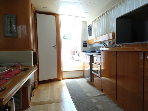 Barco - Crucero Custon 35 - 2 Motores Iveco - 230hp