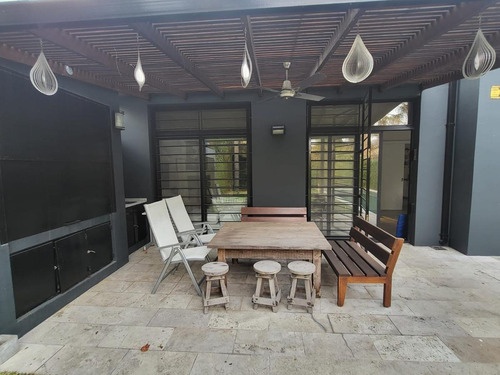Imagen 27 de 30 de Casa - Las Lomas-jockey