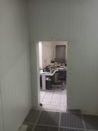 Aluga-se Galpão Com Camara Fria