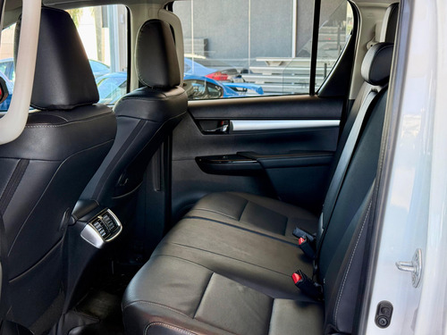 Toyota Hilux 2.8 D-4D TURBO DIESEL CD SRX 4X4 AUTOMÁTICO