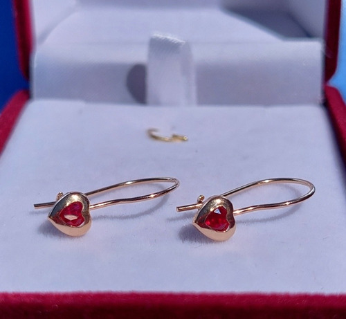 Aros Fijo Corazón Con Ruby Oro 18 Kilates 