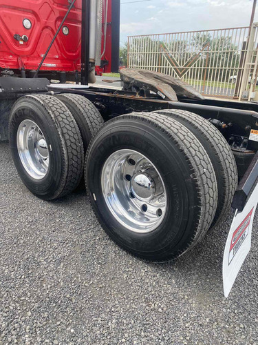 Imagen 8 de 15 de Tracto Camion Cascadia