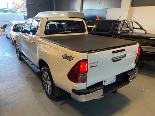 Toyota Hilux 2.8 Cd Srx 177cv 4x4 At