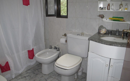 Excelente Casaquinta En Una Planta - En Venta