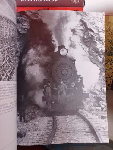 Steel Rails And Iron Men:. A Pictorial History Of The Kettle