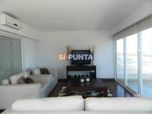 Imagen 26 de 27 de Penthouse En Playa Brava Frente Al Mar En Alquiler