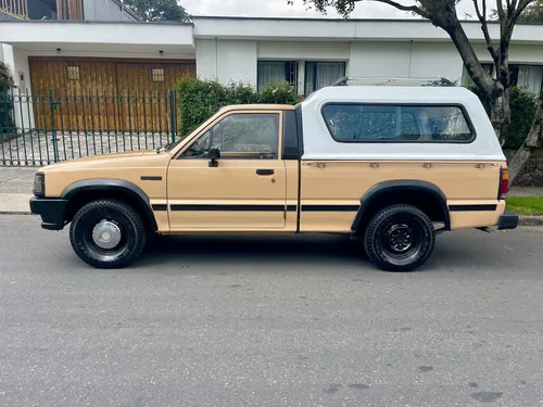 Mazda B2000 2.0 B2000