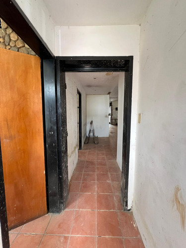 Casa Comercial En El Viñedo, Valencia, Cod: Indiccom-020