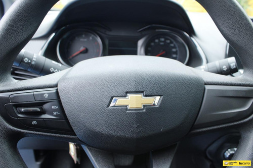 Imagen 21 de 25 de Chevrolet Onix