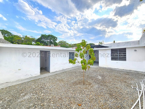 Casa Con Gas Directo En Venta En Patarata Barquisimeto Zona Este. Ideal Para Uso Comercial O Residencial. Vende Hmalave 