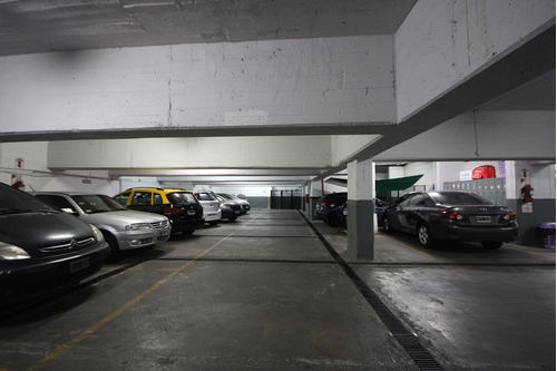 Venta Cochera Estacionamiento Chacabuco 450 Metros